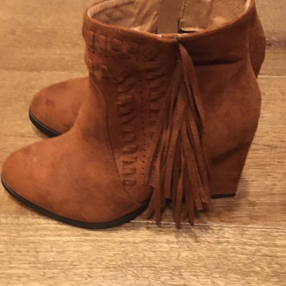 DIBA suede ankle boots with tassels, cinnamon, size 6. - Picture 2 of 12